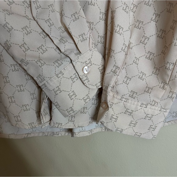 Women’s Mango monogram printed cream button down flowy shirt size 4 - Picture 3 of 8